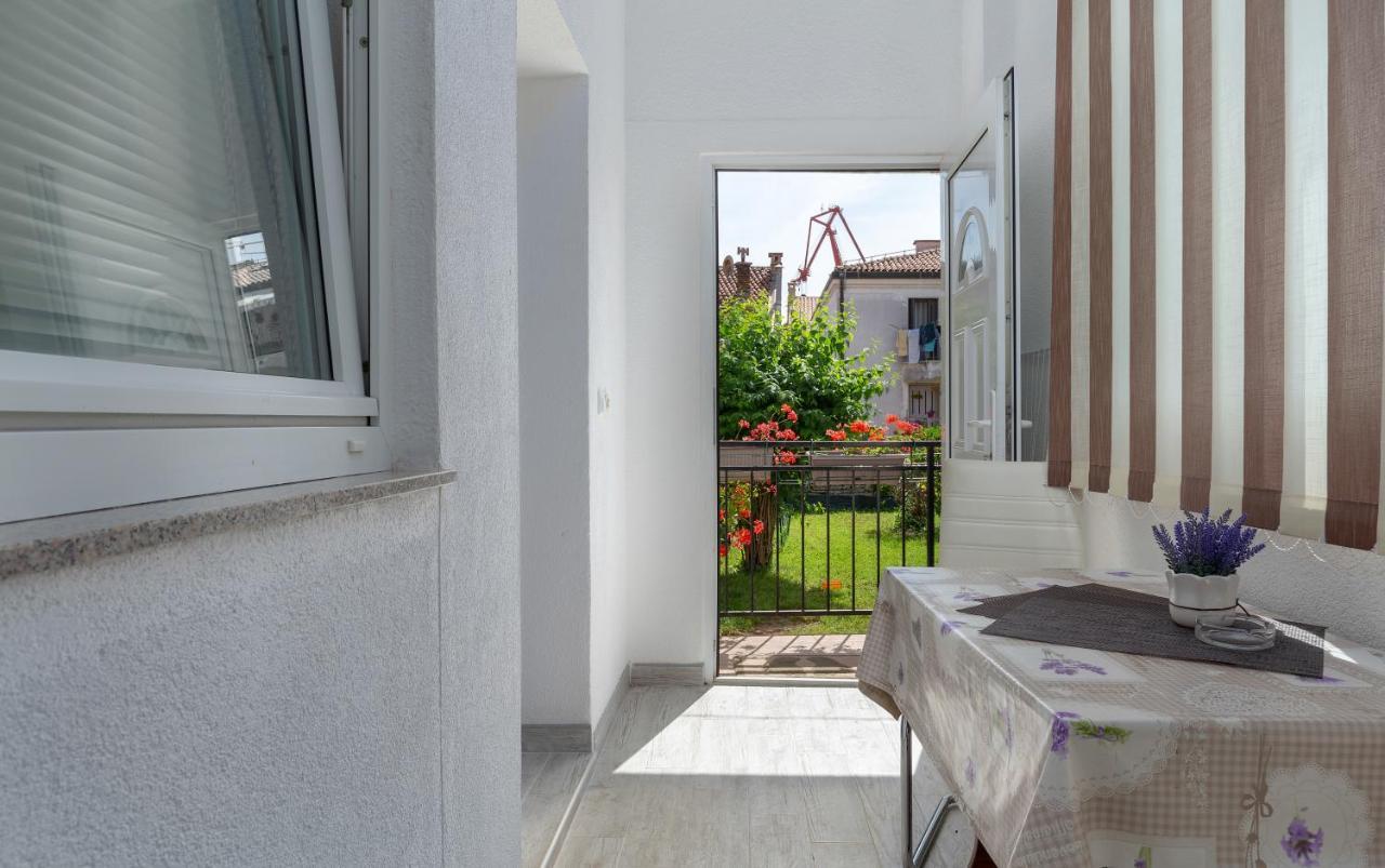Apartments Smaila 1729 Pula Exterior foto
